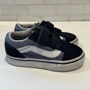 VANS SIZE 6